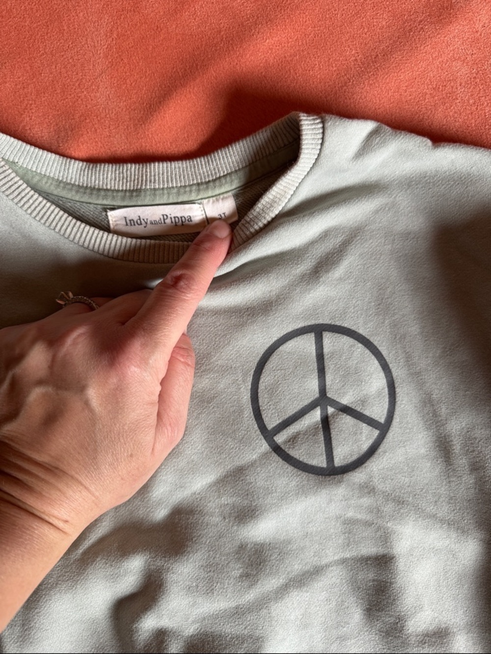 Indy & Pippa Peace Sign Set - Picture 3 of 5